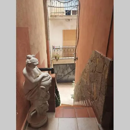 Luna & Marte, Center - Taormina
